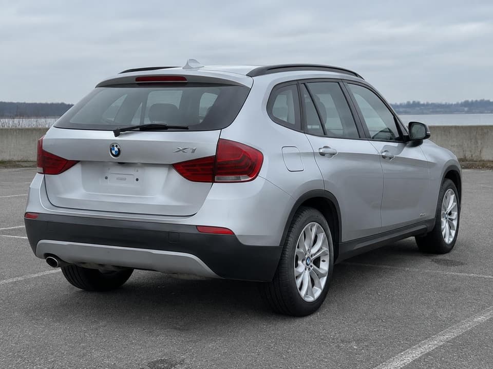 BMW X1 E84 xDrive20d, aizmugures skats