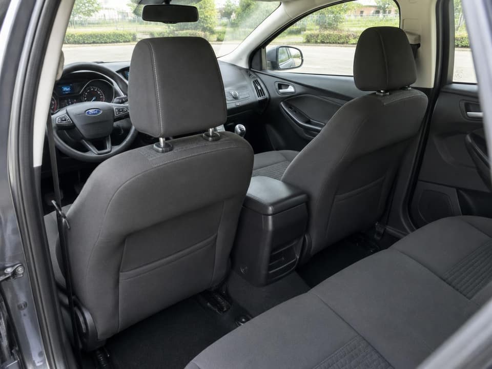 Ford Focus Mk3 1.6 TDCi, priekšējie sēdekļi