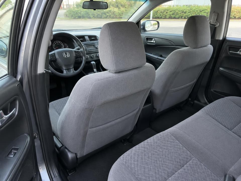 Honda Civic IX 1.8 i-VTEC, priekšējie sēdekļi