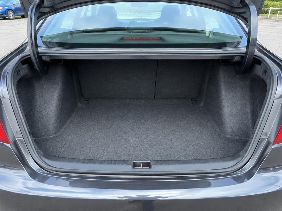 Audi A4 B8 2.0 TDI, bagāžnieks