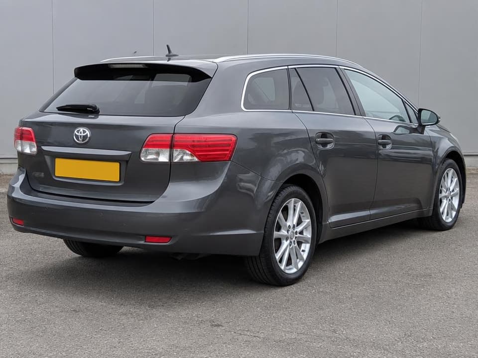 Toyota Avensis T27 2.0 D-4D, aizmugures skats