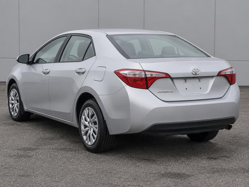 Toyota Corolla E170 1.6 Valvematic, aizmugures skats