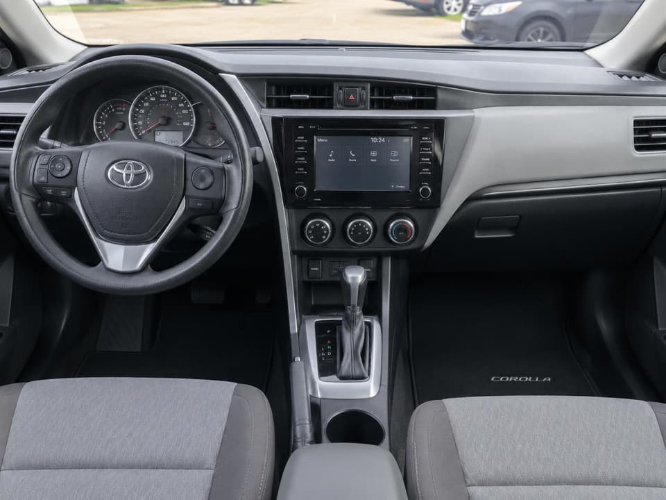 Toyota RAV4 XA30 2.2 D-4D, instrumentu panelis