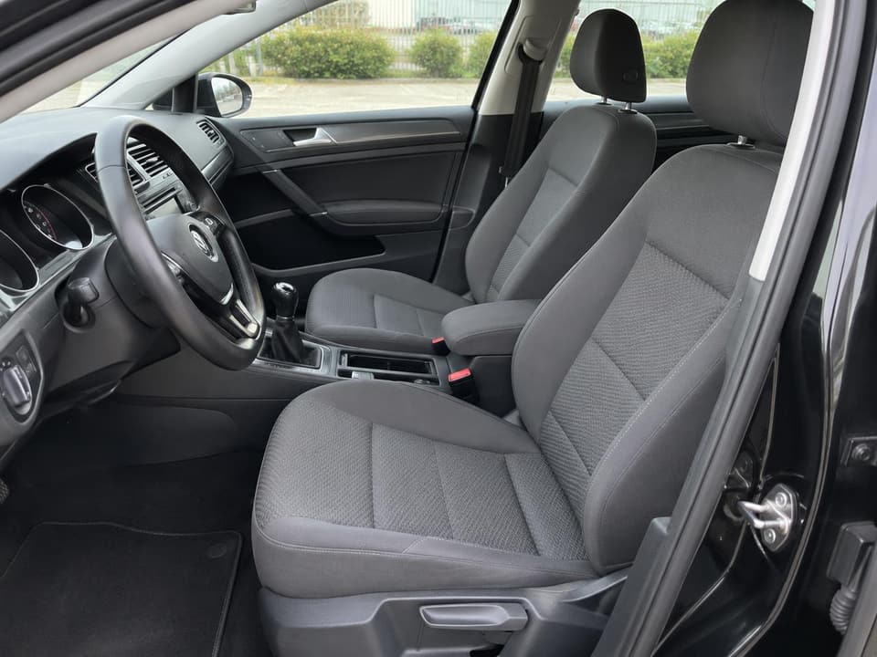Volkswagen Passat B8 2.0 TDI, priekšējie sēdekļi