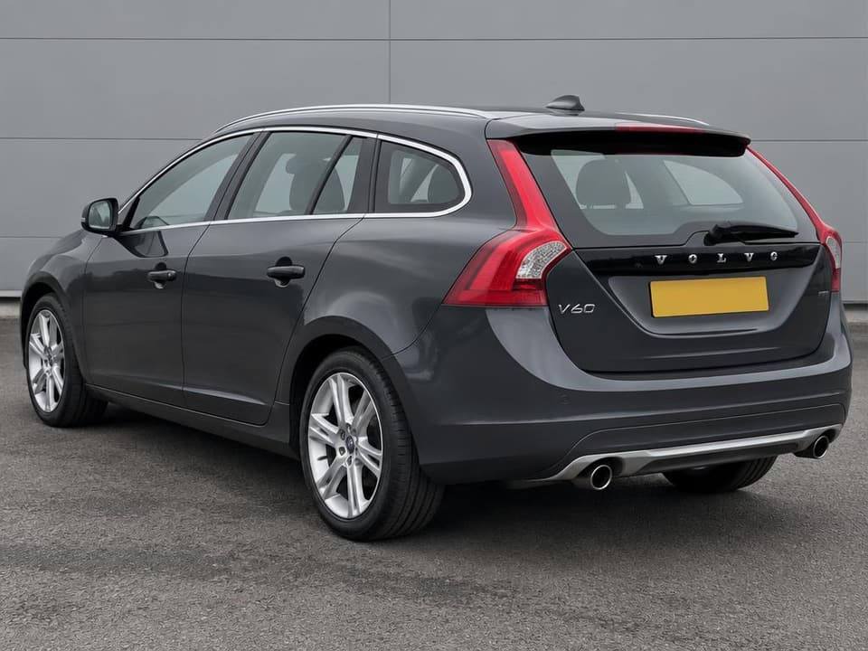 Volvo V60 I 2.0 D3, aizmugures skats